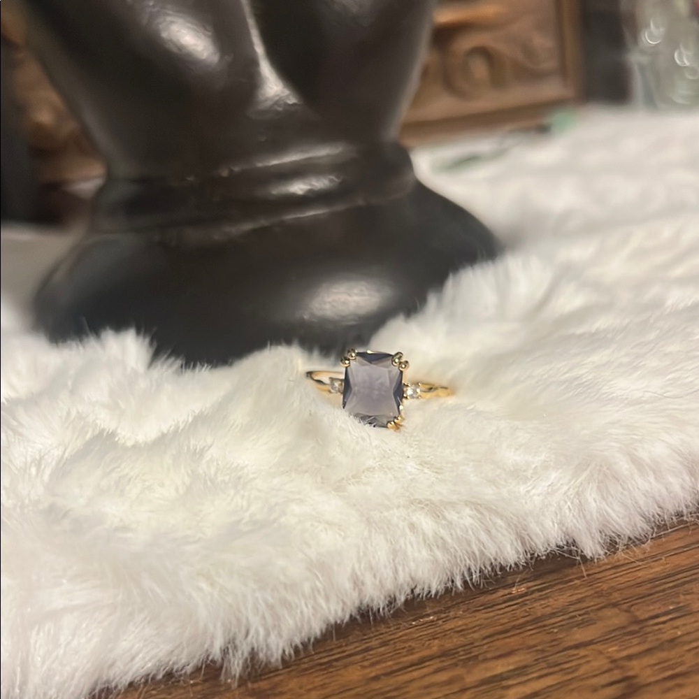 Elegant Gold and Purple Ring